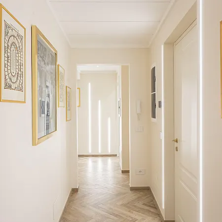Trevi Foutain Apartment *
